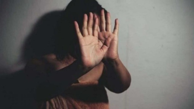 Comment une fille a été kidnappée et violée pendant des jours et forcée de vendre de la drogue Comment une fille a été kidnappée et violée pendant des jours et forcée de vendre de la drogue