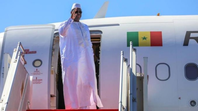Urgent- Le Pr Macky Sall prend les airs Urgent- Le Pr Macky Sall prend les airs