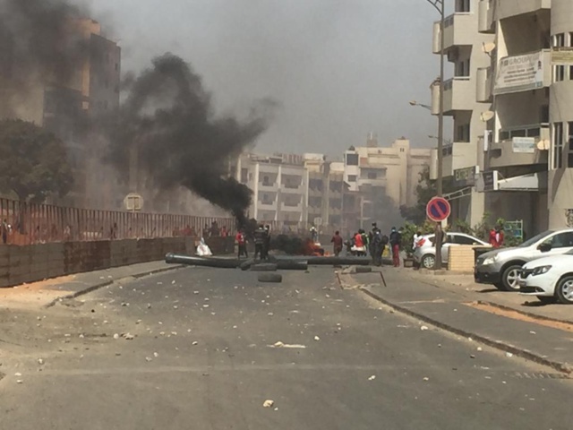 Echauffourées chez Sonko: Les personnes arrêtés déférées au parquet ce mercredi Echauffourées chez Sonko: Les personnes arrêtés déférées au parquet ce mercredi
