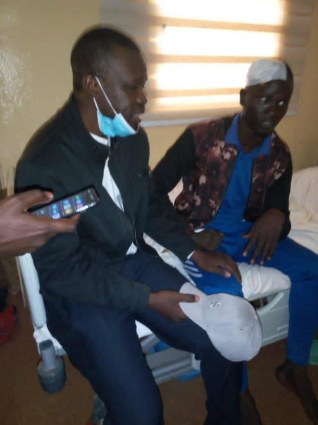 Sonko réserve sa première sortie au militant blessé Sonko réserve sa première sortie au militant blessé