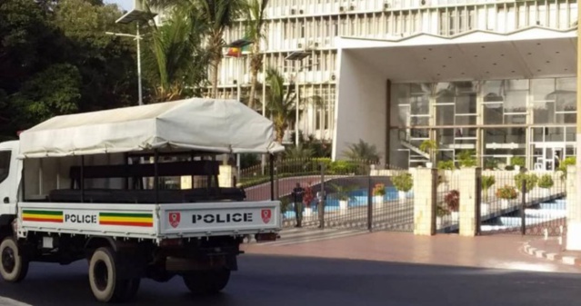 Immunité de Sonko: Le bureau de l’Assemblée se réunit aujourd’hui, la police déployée Immunité de Sonko: Le bureau de l’Assemblée se réunit aujourd’hui, la police déployée