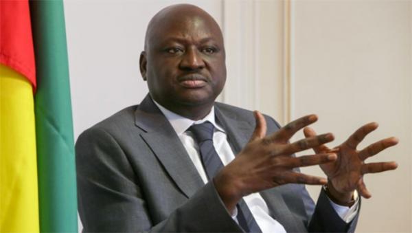 Autorisé à quitter Bissau, l'ancien Premier ministre Aristides Gomes atterrit à Dakar. Autorisé à quitter Bissau, l'ancien Premier ministre Aristides Gomes atterrit à Dakar.
