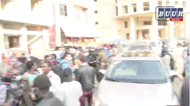 Direct:Affaire Sweet Beauty... Départ De Ousmane Sonko... Pour Tribunal De Dakar Direct:Affaire Sweet Beauty... Départ De Ousmane Sonko... Pour Tribunal De Dakar