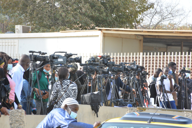Les images exclusives de l'ambiance au Palais de Justice de Dakar