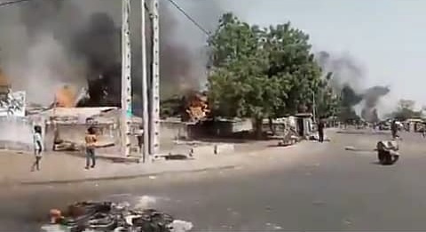 Affaire Sonko : un blessé grave par balle réelle. La gendarmerie, des véhicules, le bureau de la douane et des eaux et forêts brûlés et saccagés à Mandat Douane.