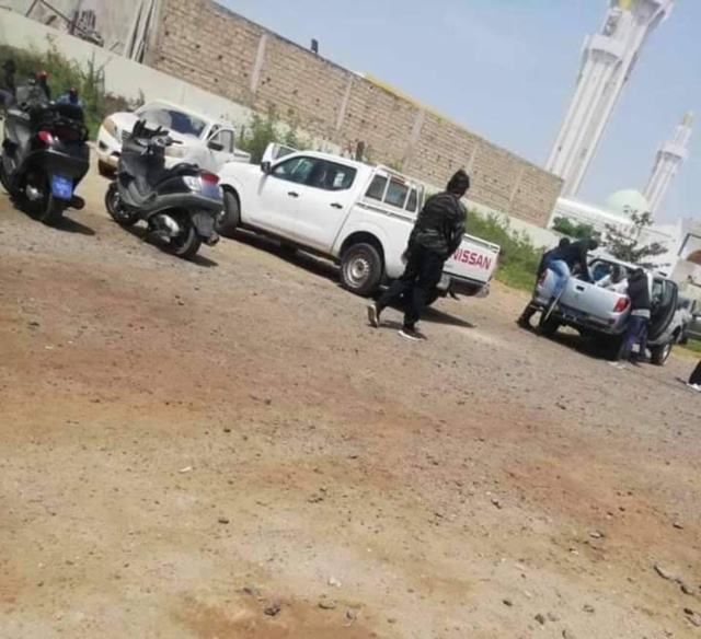 Les graves révélations de Barthelemy Dias: " J'insiste, je persiste et signe c'est Aly Mané, maire de Paoscoto, qui a recruté les nervis (...) Aminata Mbengue Ndiaye est irresponsable (...)" Les graves révélations de Barthelemy Dias: " J'insiste, je persiste et signe c'est Aly Mané, maire de Paoscoto, qui a recruté les nervis (...) Aminata Mbengue Ndiaye est irresponsable (...)"