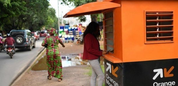 Un client d'Orange Money grugé de près de 2 millions par 4 agents de la Sonatel Un client d'Orange Money grugé de près de 2 millions par 4 agents de la Sonatel
