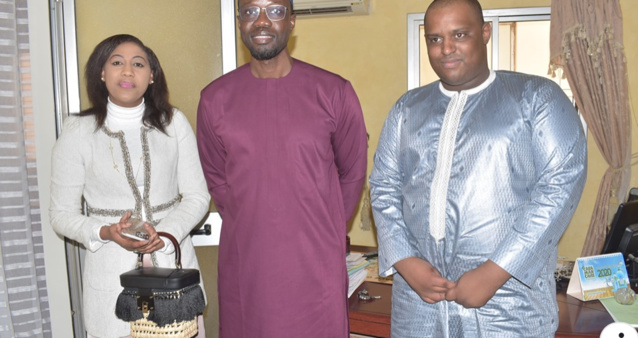 Vidéo : Ousmane Sonko rend visite au groupe Walfadjri et dénonce la coupure du signal… Vidéo : Ousmane Sonko rend visite au groupe Walfadjri et dénonce la coupure du signal…