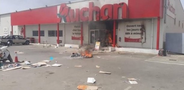 Pillages ciblés : Les travailleurs de Auchan parlent aux Sénégalais Pillages ciblés : Les travailleurs de Auchan parlent aux Sénégalais