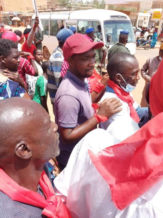 Au Fouta pour remobiliser leurs troupes – Farba Ngom et maître Malick Sall hués Au Fouta pour remobiliser leurs troupes – Farba Ngom et maître Malick Sall hués