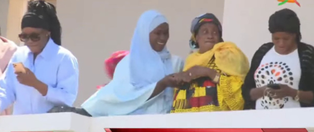 Ibou Fall révèle dans "Le P'tit railleur sénégalais": "La première épouse de Sonko est une...kinésithérapeute" Ibou Fall révèle dans "Le P'tit railleur sénégalais": "La première épouse de Sonko est une...kinésithérapeute"