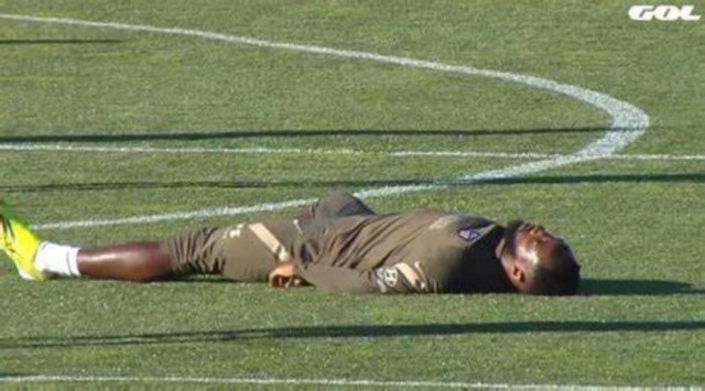 Atlético de Madrid : Moussa Dembélé victime d'un malaise à l'entrainement (Vidéo) Atlético de Madrid : Moussa Dembélé victime d'un malaise à l'entrainement (Vidéo)