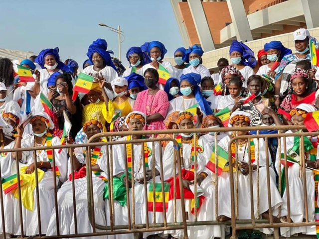 PIKINE : POSE DE LA PREMIÈRE PIERRE DE LA MAISON DE LA JEUNESSE ET DE LA CITOYENNETÉ & LANCEMENT OFFICIEL DU PROJET. PIKINE : POSE DE LA PREMIÈRE PIERRE DE LA MAISON DE LA JEUNESSE ET DE LA CITOYENNETÉ & LANCEMENT OFFICIEL DU PROJET.