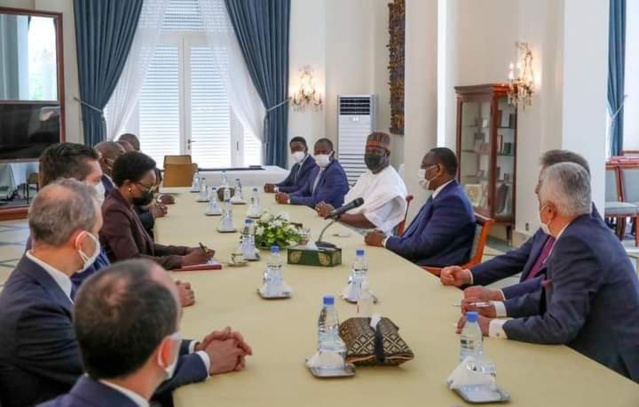 URGENT- Macky a reçu Samuel Sarr et Cie URGENT- Macky a reçu Samuel Sarr et Cie