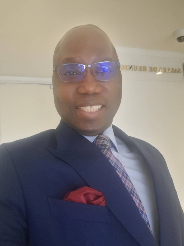 Monsieur le Président de la République : dignement vôtre ! Monsieur le Président de la République : dignement vôtre !