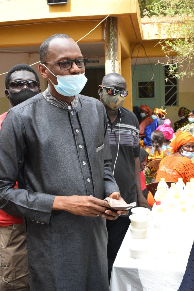 Thiès- Séminaire de Formation pour les femmes de Habib Niang de l'APR sur la gestion des financements (texte et vidéo) Thiès- Séminaire de Formation pour les femmes de Habib Niang de l'APR sur la gestion des financements (texte et vidéo)