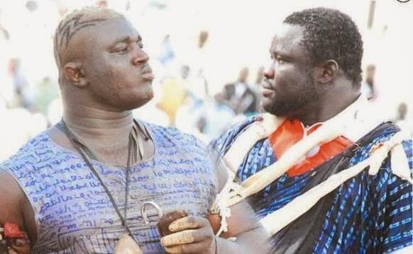 Combat contre Balla Gaye 2: Eumeu Sène "crache" sur 450 millions FCfa et demande 150 millions FCfa à Gaston, qui... Combat contre Balla Gaye 2: Eumeu Sène "crache" sur 450 millions FCfa et demande 150 millions FCfa à Gaston, qui...