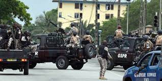 Côte d'Ivoire : une attaque vise un camp militaire à Abidjan, trois assaillants tués Côte d'Ivoire : une attaque vise un camp militaire à Abidjan, trois assaillants tués