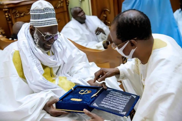 URGENT- Me Madicke Niang reçu hier par Serigne Mountakha Mbacké (images )
