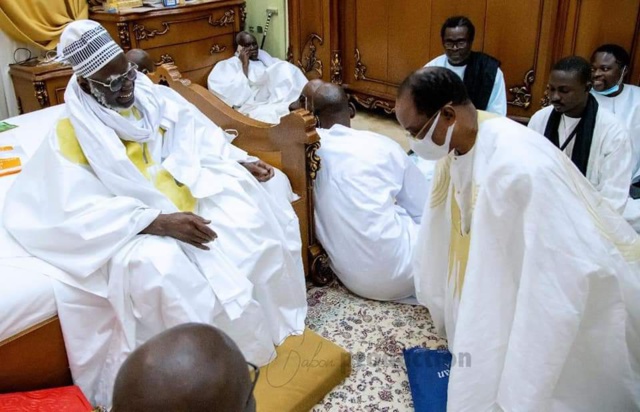 URGENT- Me Madicke Niang reçu hier par Serigne Mountakha Mbacké (images )