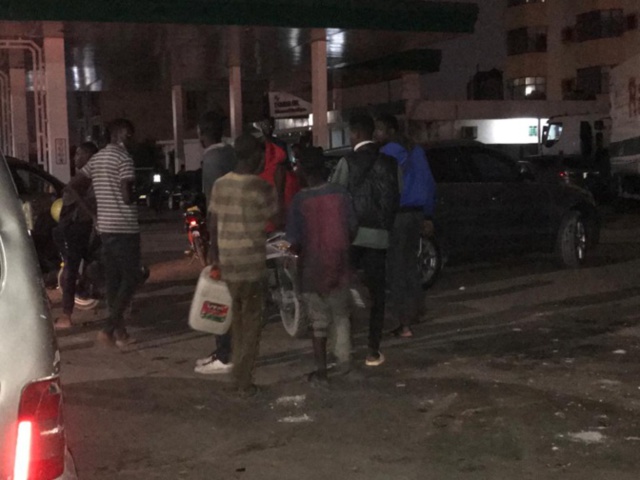 Carburant: Voici quelques stations qui vendent actuellement à Dakar et ses environs… Carburant: Voici quelques stations qui vendent actuellement à Dakar et ses environs…