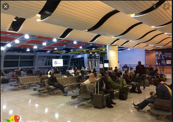 AIBD / Trafic de passagers et escroquerie: Une vaste mafia démantelée et 6 agents arrêtés AIBD / Trafic de passagers et escroquerie: Une vaste mafia démantelée et 6 agents arrêtés