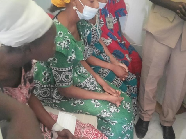 Incendie à l’hôpital Maguette Lo/ Une mère éplorée se confie : « J’ai fait trois avortements avant d’accoucher d’une fille prématurée » Incendie à l’hôpital Maguette Lo/ Une mère éplorée se confie : « J’ai fait trois avortements avant d’accoucher d’une fille prématurée »