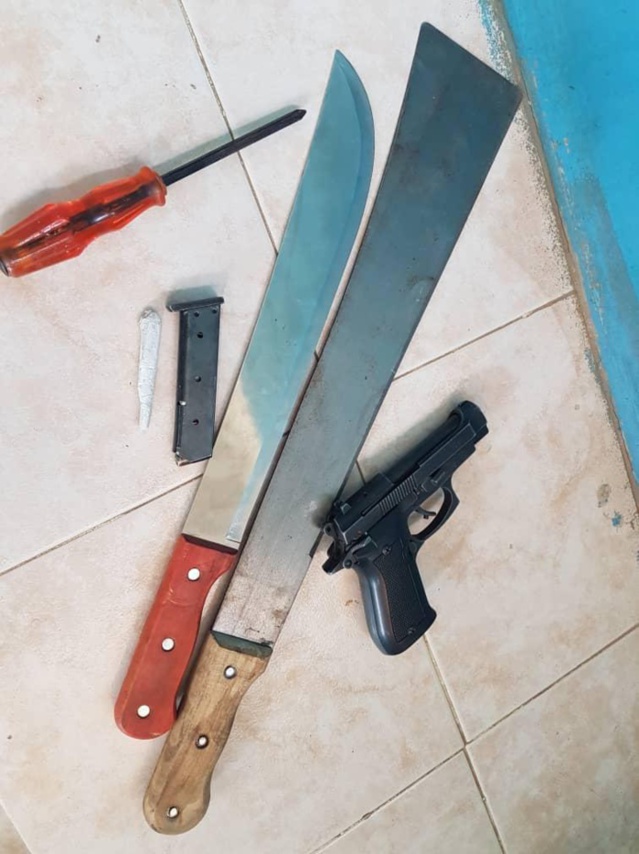 Mbour : Un redoutable gang armé arrêté au quartier Saly Niakh Niakal par la Police centrale... Mbour : Un redoutable gang armé arrêté au quartier Saly Niakh Niakal par la Police centrale...