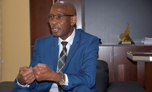 Samba Sy, ministre du Travail: «Rénover notre législation du travail pour l’adapter au contexte actuel» Samba Sy, ministre du Travail: «Rénover notre législation du travail pour l’adapter au contexte actuel»