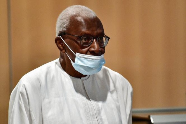 RETOUR AU SÉNÉGAL :Lamine Diack bloqué par des "formalités", sa défense confiante