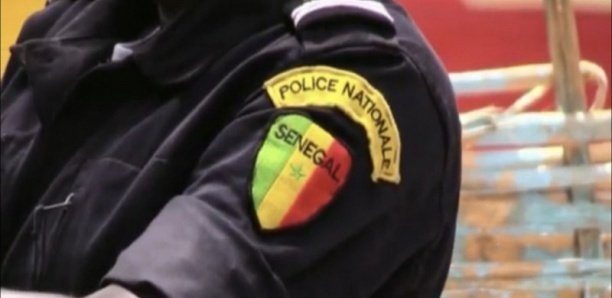 Panique à Thiès : Un policier tire deux coups de feu… Panique à Thiès : Un policier tire deux coups de feu…