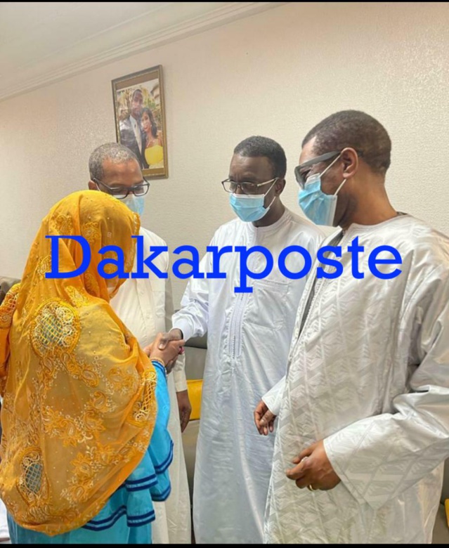 Présentation de condoléances Amadou Ba, Youssou Ndour ...chez Mame Boye Diao