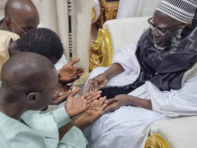 Lundi, sauf éventuel renvoi, le journaliste Pape Ndiaye, dont le déferrement a eu lieu ce mercredi, va être présenté à un juge du Tribunal des flagrants délits. Le chroniqueur judiciaire de Walf’ vient d'être placé sous mandat de dépôt, selon les inf Lundi, sauf éventuel renvoi, le journaliste Pape Ndiaye, dont le déferrement a eu lieu ce mercredi, va être présenté à un juge du Tribunal des flagrants délits. Le chroniqueur judiciaire de Walf’ vient d'être placé sous mandat de dépôt, selon les inf