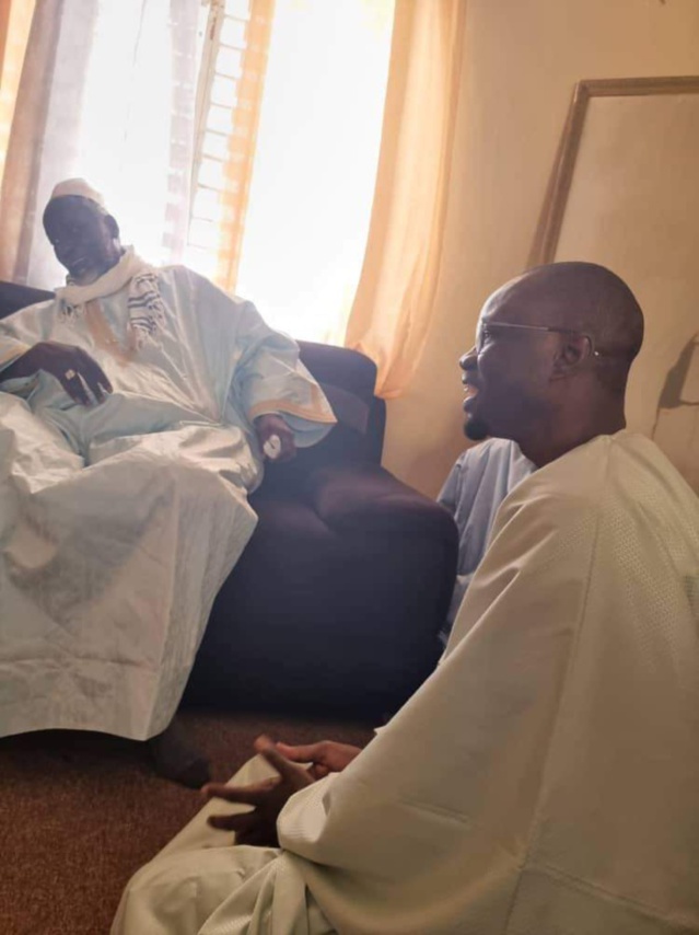 Lundi, sauf éventuel renvoi, le journaliste Pape Ndiaye, dont le déferrement a eu lieu ce mercredi, va être présenté à un juge du Tribunal des flagrants délits. Le chroniqueur judiciaire de Walf’ vient d'être placé sous mandat de dépôt, selon les inf Lundi, sauf éventuel renvoi, le journaliste Pape Ndiaye, dont le déferrement a eu lieu ce mercredi, va être présenté à un juge du Tribunal des flagrants délits. Le chroniqueur judiciaire de Walf’ vient d'être placé sous mandat de dépôt, selon les inf