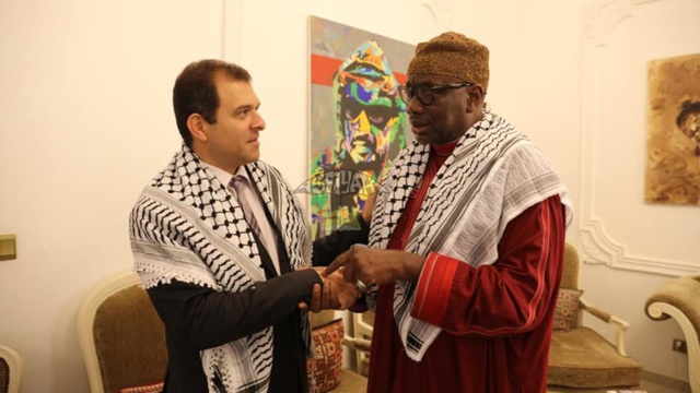 SOUTIEN DE TIVAOUANE À LA PALESTINE : Une délégation du khalife général des tidianes reçue par l'ambassadeur Safwat Ibraghith SOUTIEN DE TIVAOUANE À LA PALESTINE : Une délégation du khalife général des tidianes reçue par l'ambassadeur Safwat Ibraghith