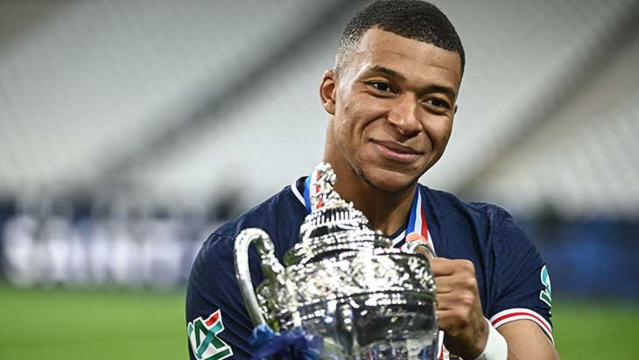 KYLIAN MBAPPÉ : "ON VA TOUT FAIRE POUR GAGNER LE CHAMPIONNAT" KYLIAN MBAPPÉ : "ON VA TOUT FAIRE POUR GAGNER LE CHAMPIONNAT"