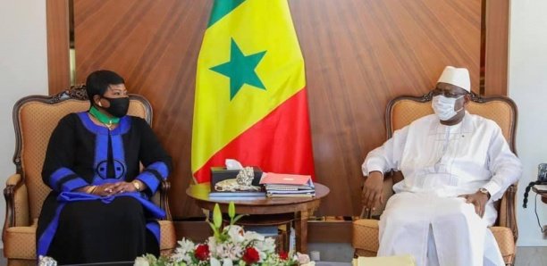 En fin de mandat: La procureure générale de la CPI, Fatou Bensouda, chez Macky Sall pour... En fin de mandat: La procureure générale de la CPI, Fatou Bensouda, chez Macky Sall pour...
