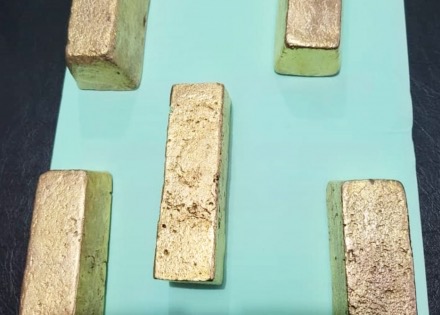 Saisie de 5 lingots d’or à Karang d’une valeur de 175 millions de FCFA : la Douane nous a-t-elle vendu du toc ? Saisie de 5 lingots d’or à Karang d’une valeur de 175 millions de FCFA : la Douane nous a-t-elle vendu du toc ?