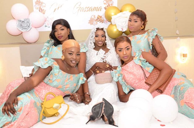 Al khayri – "Sokhou Bébé" s’est attachée la corde au cou...La jeune chanteuse est désormais Mme... Gassama Al khayri – "Sokhou Bébé" s’est attachée la corde au cou...La jeune chanteuse est désormais Mme... Gassama
