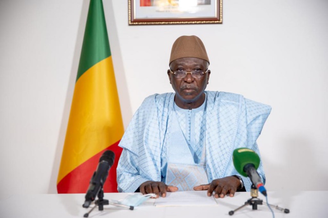 Mali : Le Pm Moctar Ouane introuvable, le Président Bah Ndao exfiltré du palais... Mali : Le Pm Moctar Ouane introuvable, le Président Bah Ndao exfiltré du palais...
