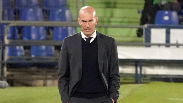Real Madrid : Zidane quitte le club (officiel) Real Madrid : Zidane quitte le club (officiel)