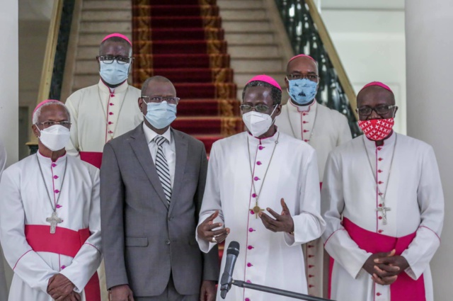 L' Archevêque de Dakar, Monseigneur Benjamin Ndiaye reçu par le Pr Macky