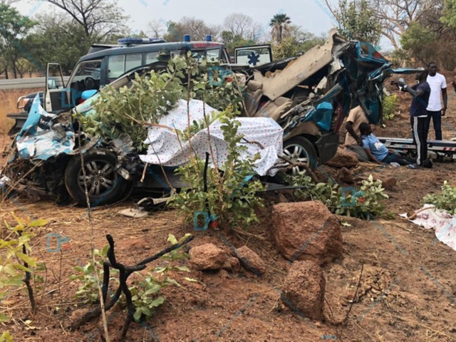 Tournée économique du Chef de l’Etat/ les reporters de Leral victimes d’un accident (3 morts et 2 blessés graves) IMAGES Tournée économique du Chef de l’Etat/ les reporters de Leral victimes d’un accident (3 morts et 2 blessés graves) IMAGES