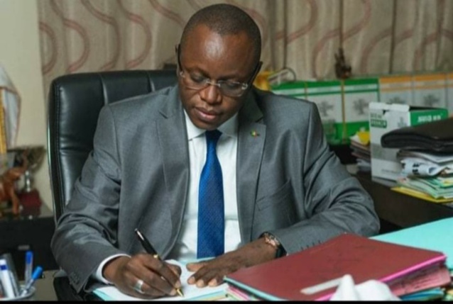 Condoléances: Matar Bâ, Ministre des Sports témoigne sa compassion et sa solidarité au Groupe Leral Condoléances: Matar Bâ, Ministre des Sports témoigne sa compassion et sa solidarité au Groupe Leral