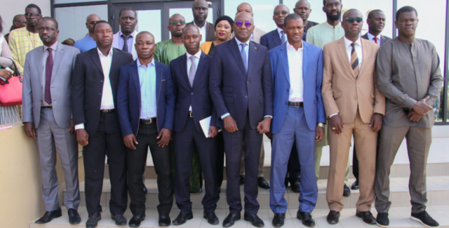 Presse : Remise officielle des premières cartes nationales de presse ce lundi Presse : Remise officielle des premières cartes nationales de presse ce lundi