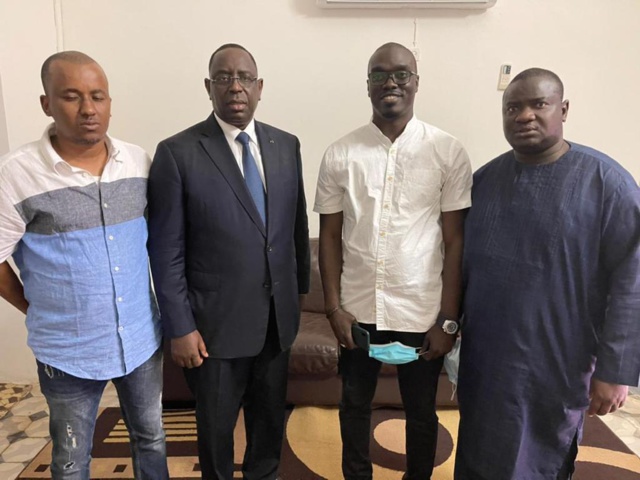 Le Pr Macky Sall a finalement reçu les "trois mousquetaires de l'APR" Le Pr Macky Sall a finalement reçu les "trois mousquetaires de l'APR"