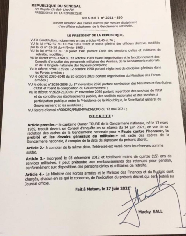 Le président Macky Sall radie le capitaine Touré