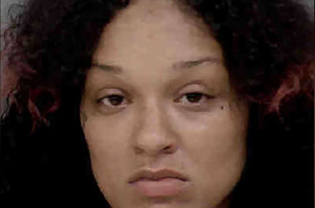 Une mère force sa fille à enterrer sa petite sœur de 4 ans, tuée après une punition de 3 jours Une mère force sa fille à enterrer sa petite sœur de 4 ans, tuée après une punition de 3 jours