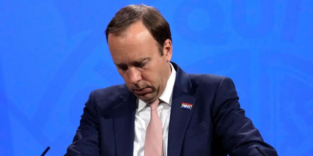 Il embrasse une conseillère en pleine pandémie, le ministre britannique de la Santé démissionne Il embrasse une conseillère en pleine pandémie, le ministre britannique de la Santé démissionne