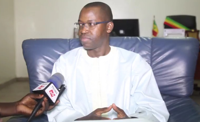 Thiés : 1 milliard pour payer les ex temporaires du chemin de fer… Diattara dévoile le “Seritieu” succulent de Macky pour Thies” Thiés : 1 milliard pour payer les ex temporaires du chemin de fer… Diattara dévoile le “Seritieu” succulent de Macky pour Thies”